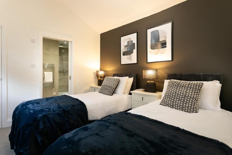 Savings on Weekly, Monthly Stays, Central, Near Hospital, WIFI Apartment in Reading