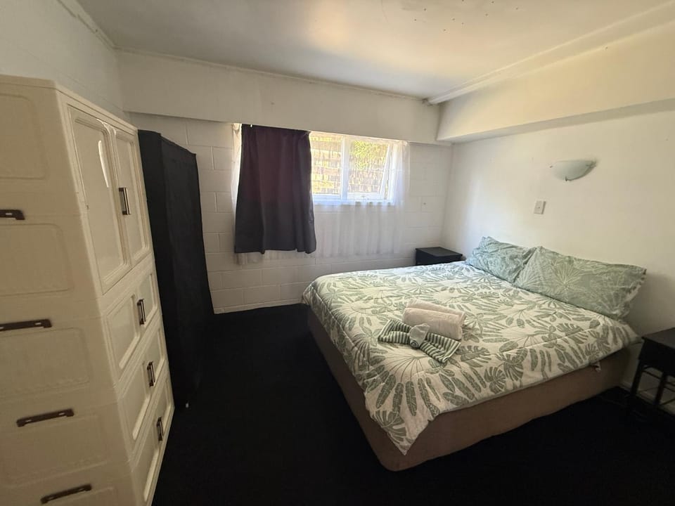 Private room with shared bathroom The Beach House Marina Bed and Breakfast in Auckland