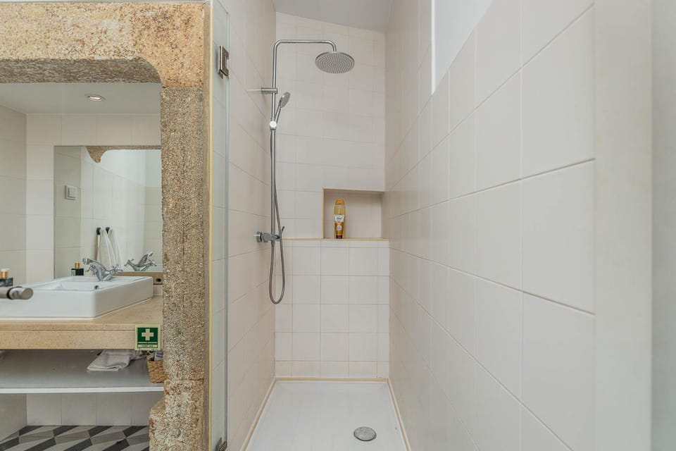 Vintage-Chic Apartment in the City Center, Chiado Apartment in Lisbon