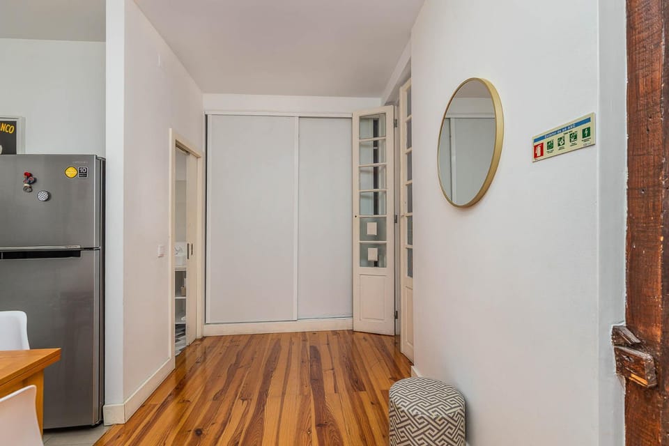 Vintage-Chic Apartment in the City Center, Chiado Apartment in Lisbon