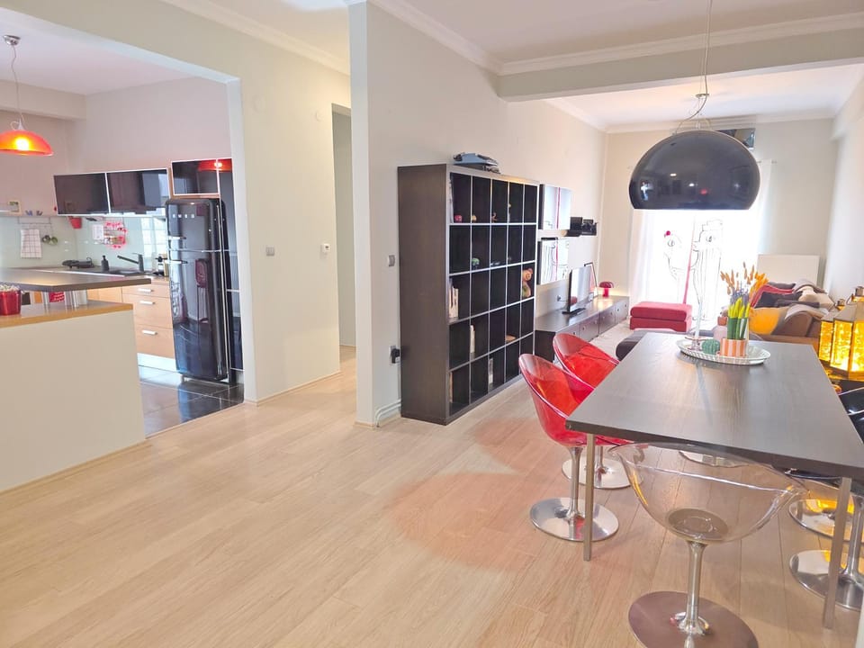 Living room, Dining area, kitchen