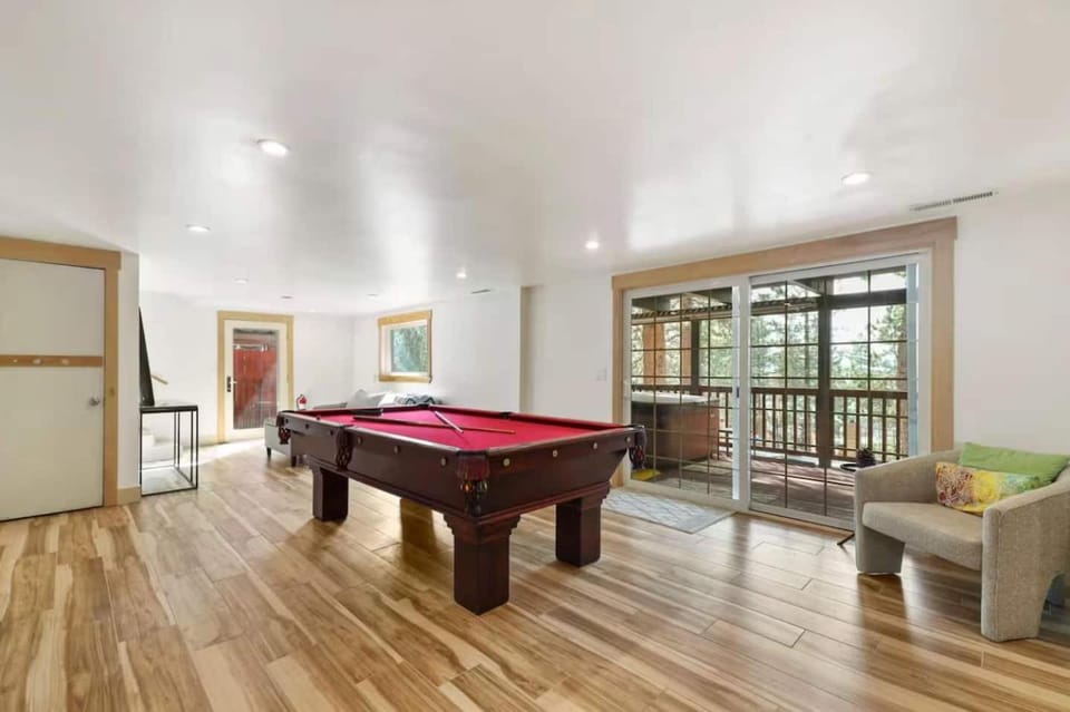 Hot TubSaunaPoolPrivate Beach Tahoe Oasis House in Zephyr Cove