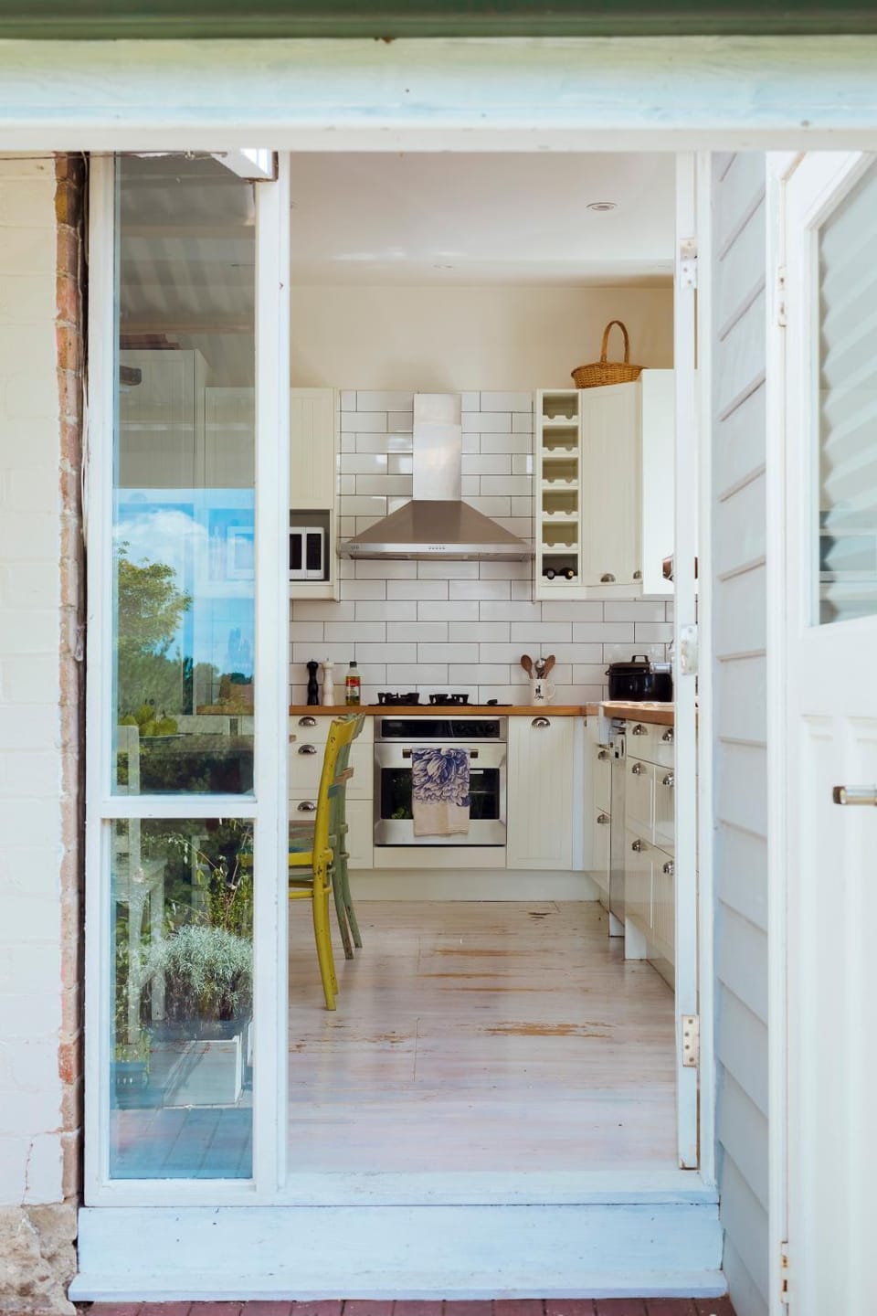 Kitchen or kitchenette, Photo of the whole room, Decorative detail, Dining area, Communal kitchen, Food, Breakfast, Lunch, Dinner, dishwasher, minibar, pet friendly, stove