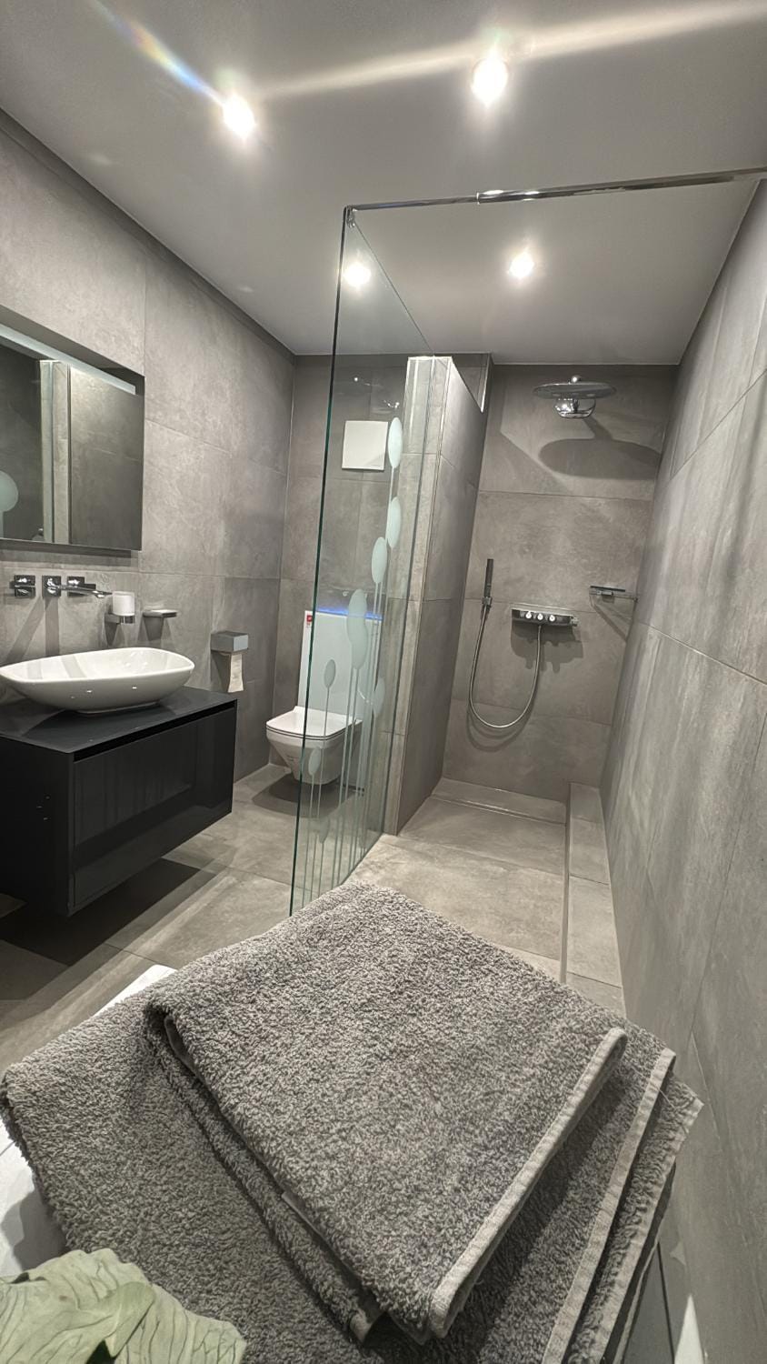 Shower, Bathroom