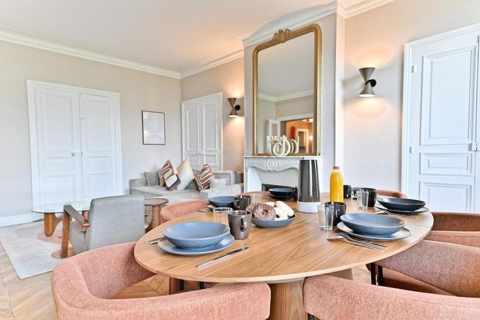 Spacious 4 bedrooms - Paris 11th with style Apartment in Paris