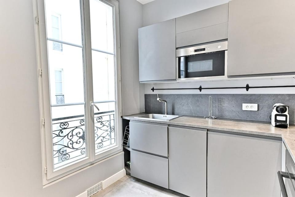 Spacious 4 bedrooms - Paris 11th with style Apartment in Paris