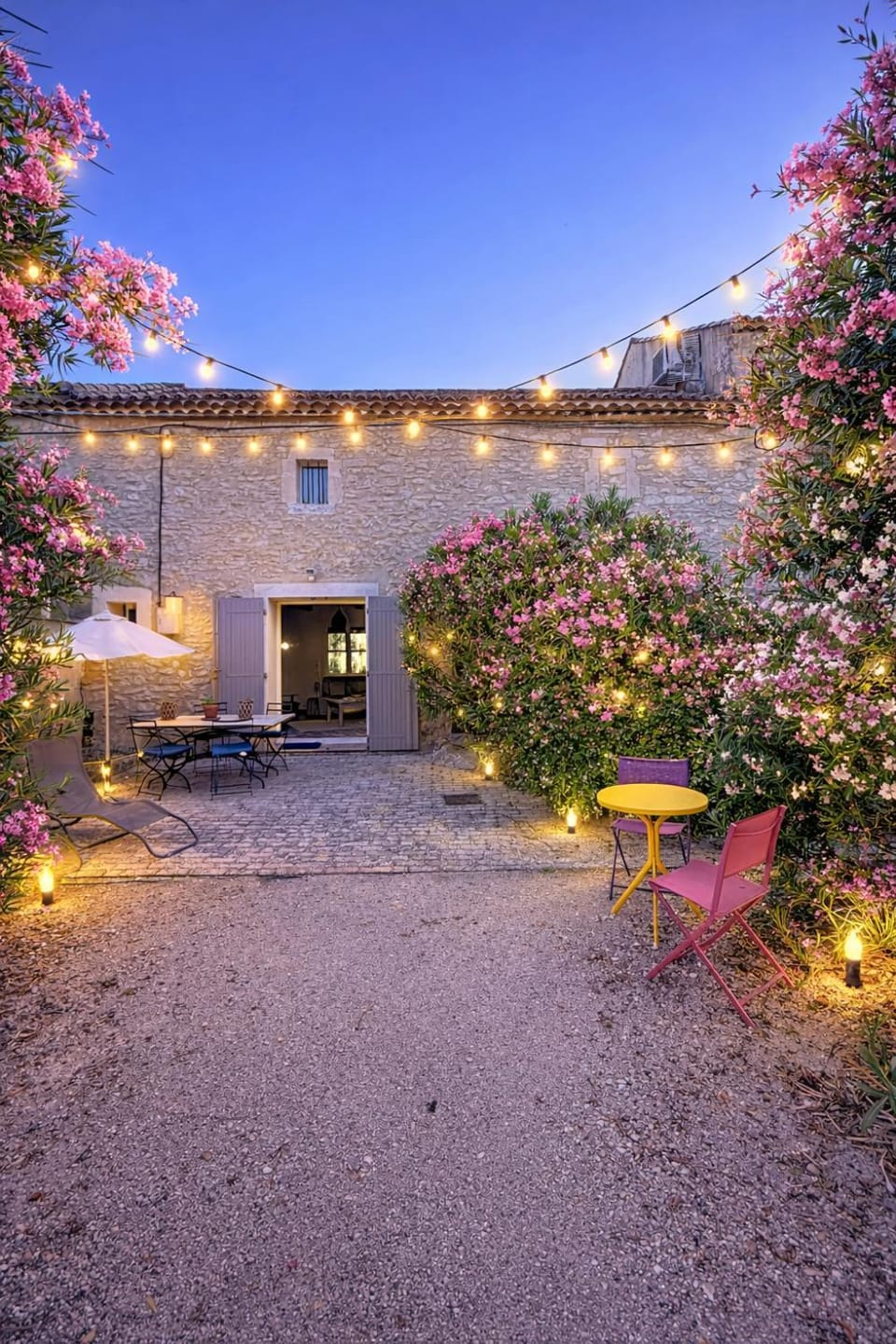 Property building, Garden, Balcony/Terrace