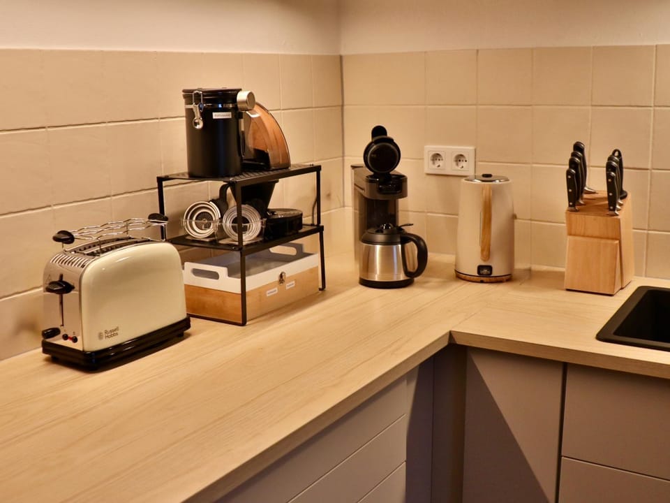 Coffee/tea facilities, Kitchen or kitchenette