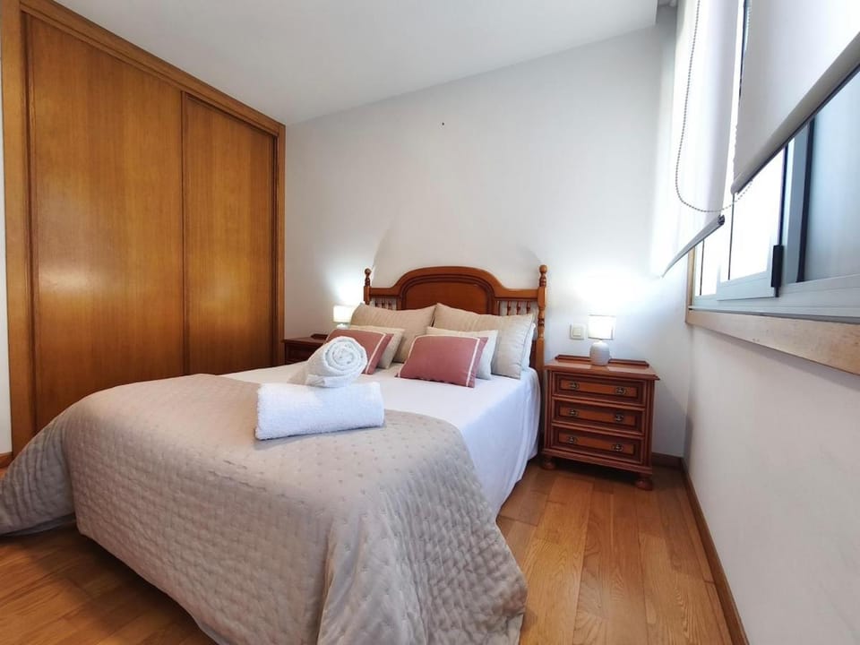 Apartamento en Aldán , Playa a 2 min , Vistas a la montaña Apartment in O Morrazo