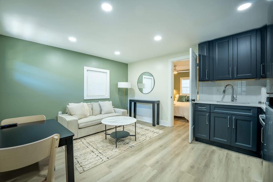 The Charleston Vibe IV 8805 Apartment in North Charleston