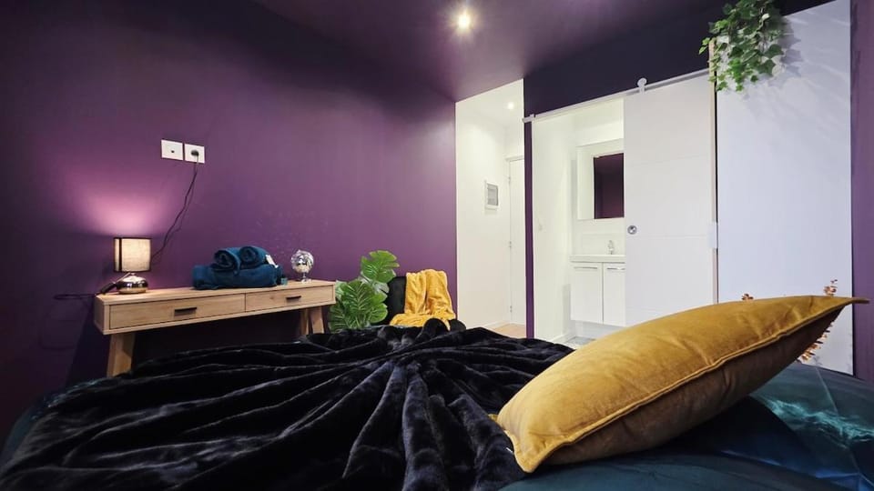 Suite Plum - Centre Ville Apartment in Dunkirk