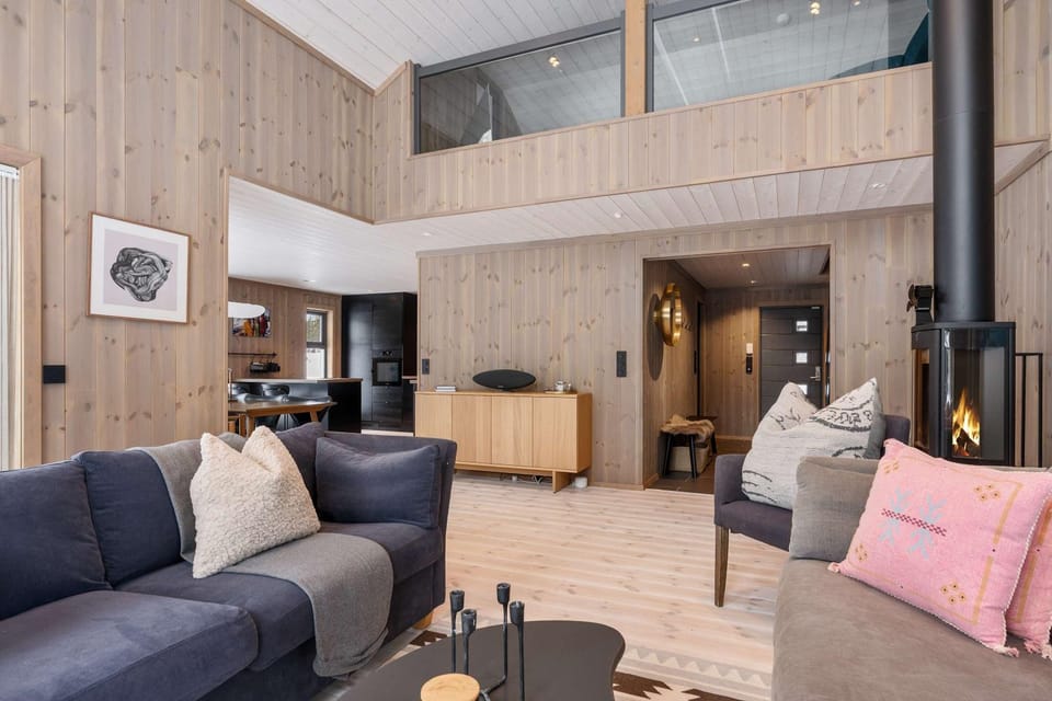 TV and multimedia, Kitchen or kitchenette, Living room, Seating area