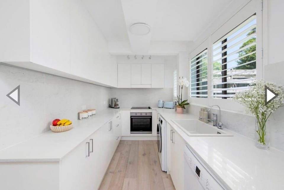 Freshwater Coastal Retreat 3BR Apartment Apartment in Sydney