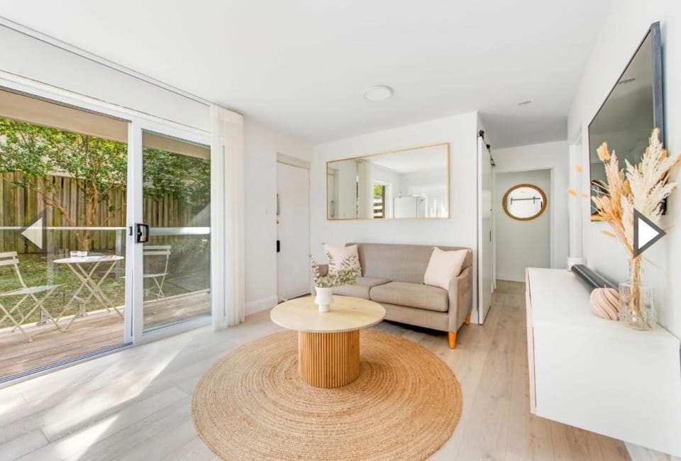 Freshwater Coastal Retreat 3BR Apartment Apartment in Sydney