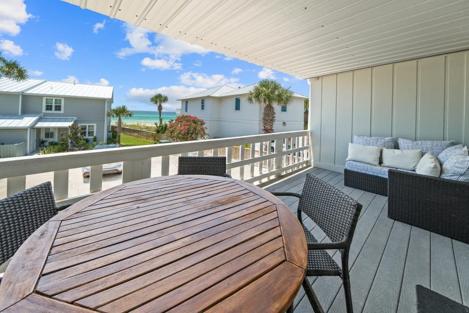 Shoreline Breeze l Steps to the Beach l Beautiful views from 2nd and 3rd balconies House in Inlet Beach