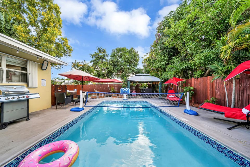 Patio, BBQ facilities, Swimming pool, sunbed