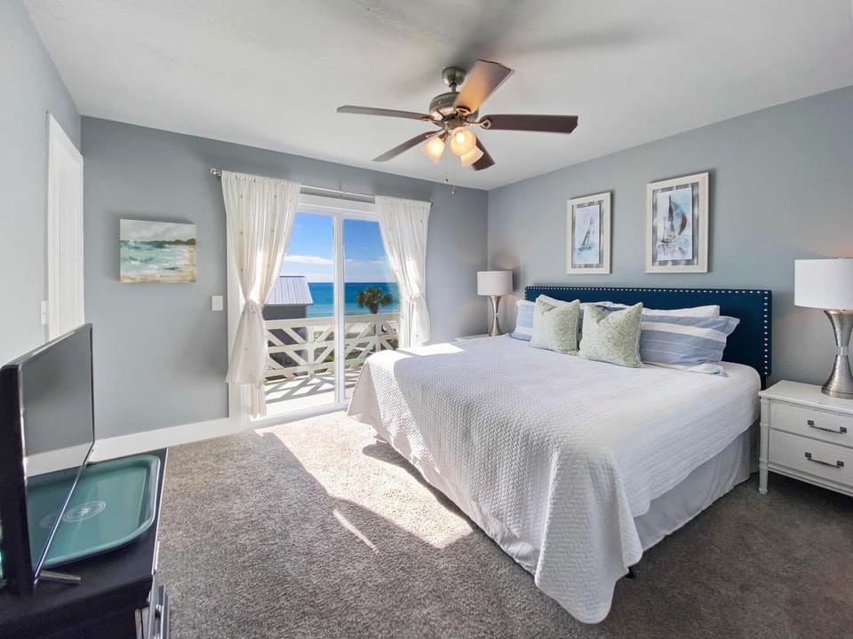 Shoreline Townhomes 10 l Steps to the Beach l Beautiful views from 2nd and 3rd balconies House in Inlet Beach