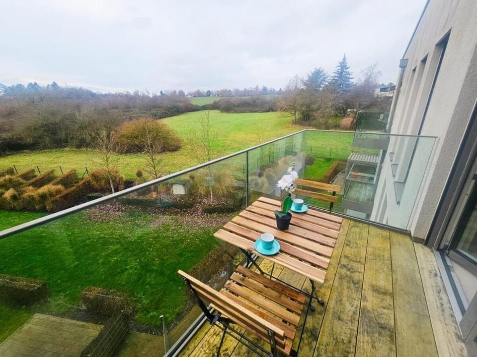 Warm&Bright 1BR Flat with terrace and parking Apartment in Strassen