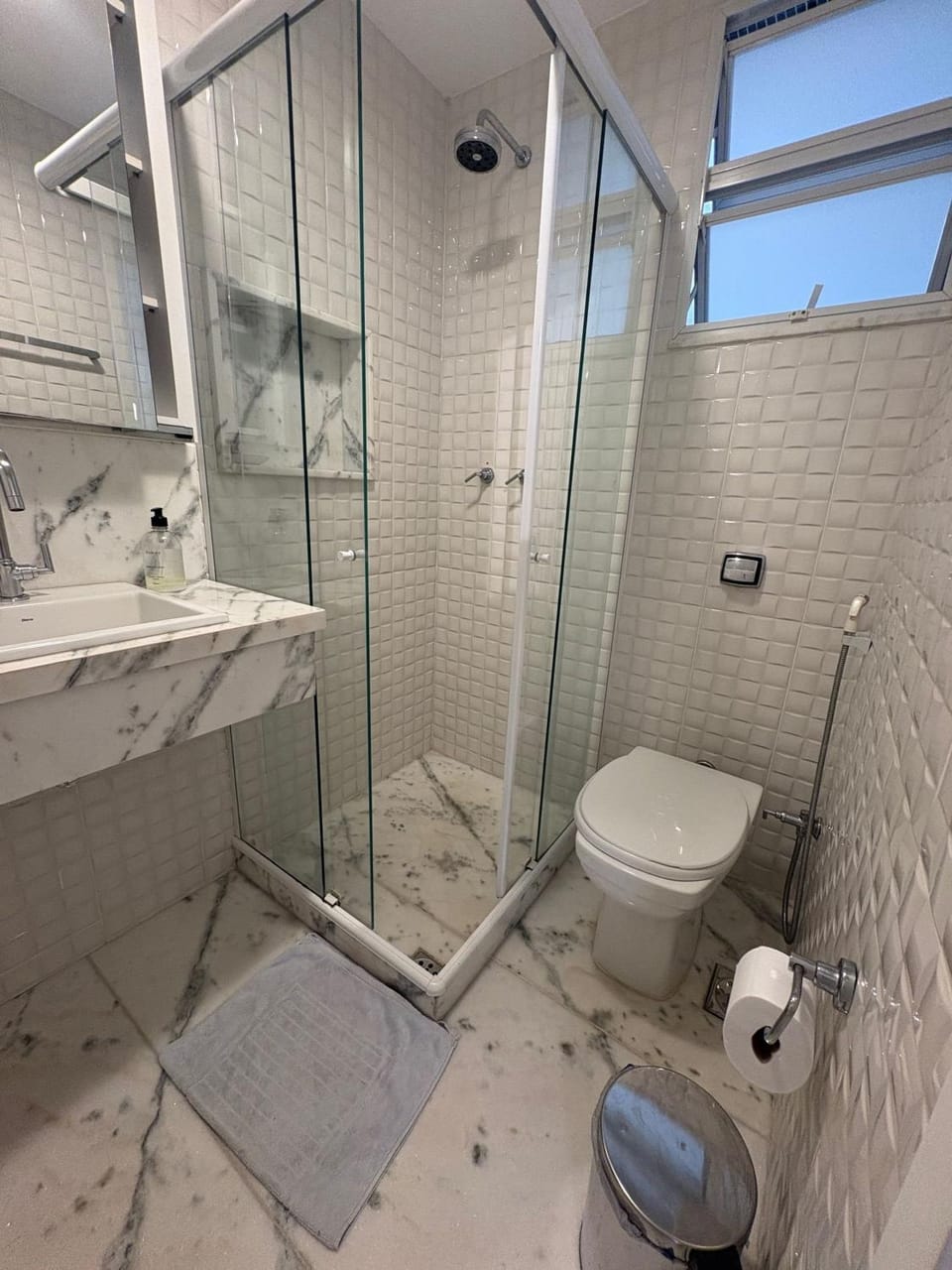 Apê Moderníssimo na Dias Ferreira – Leblon Apartment in Rio de Janeiro