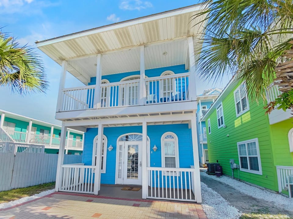 SummerTowne 1 At Pier Park l Amazing Ocean Views l Dog Friendly l Community Pool House in Panama City Beach