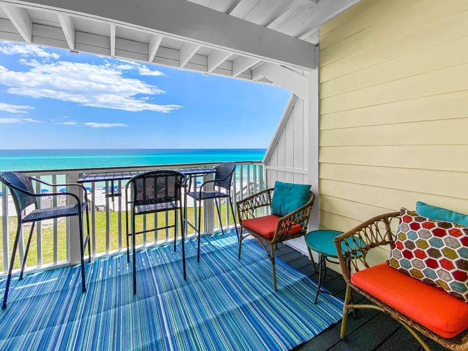 Sunseekers 3 The Breezeway l Beachfront With Beautiful Views l Walk or Bike to Restaurants House in South Walton County