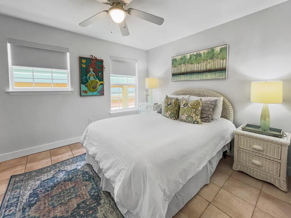 Sunseekers 2 l Beachfront l Ground Floor with Open Greenspace l Amazing Views House in South Walton County