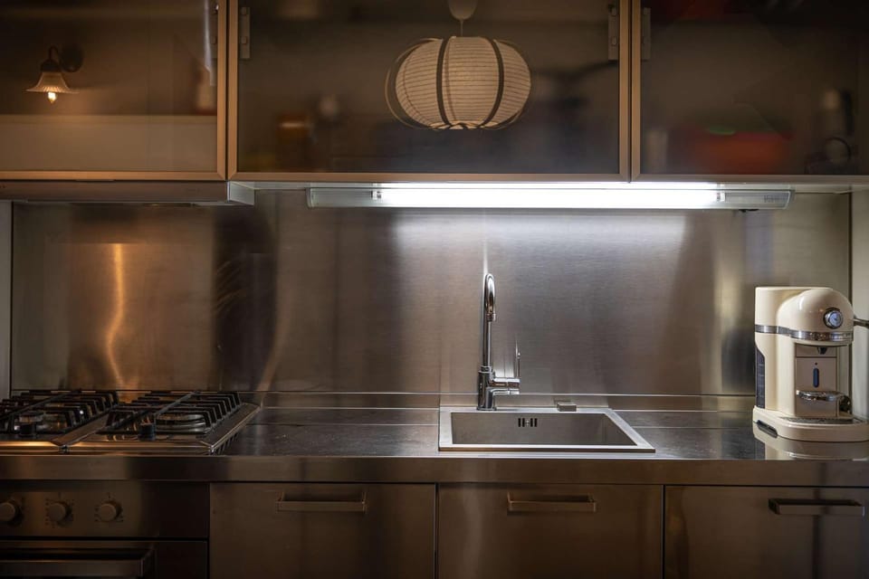 Coffee/tea facilities, Kitchen or kitchenette, stove, toaster