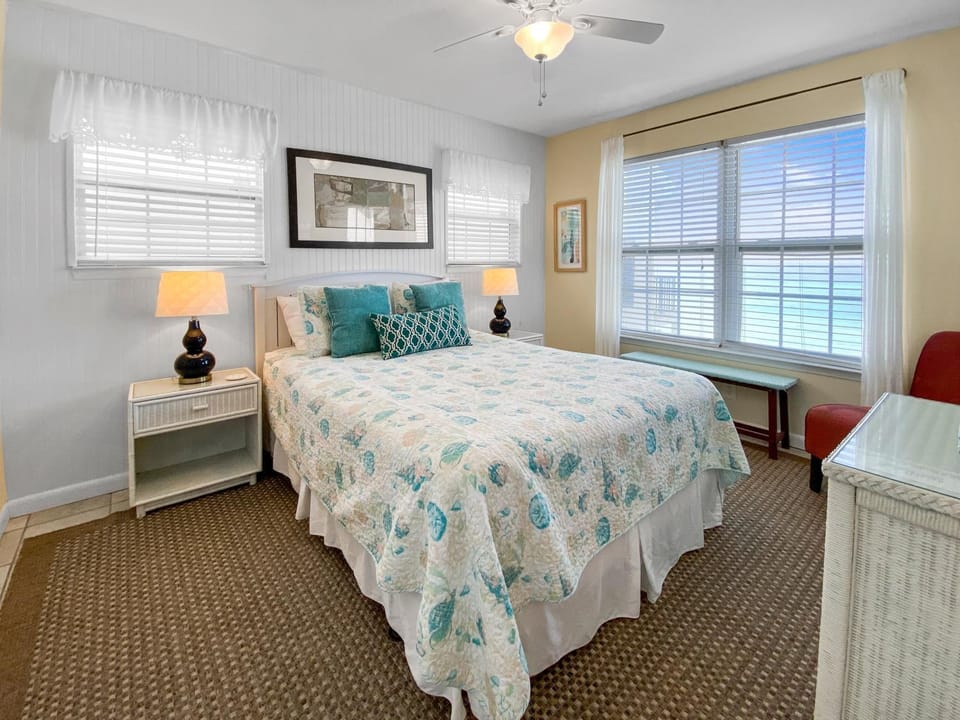 Sunseekers 7 Highview l Beachfront With Beautiful Views l Walk or Bike to Restaurants House in South Walton County