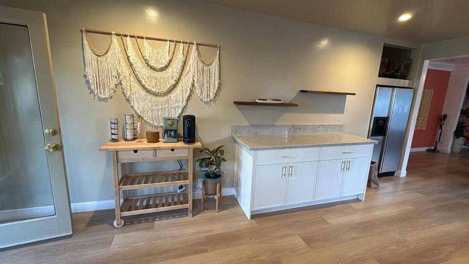 WeHo Pool Retreat - Holiday Ready House in Hollywood