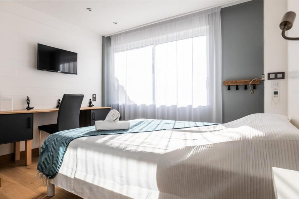 Bed, Bedroom, furniture