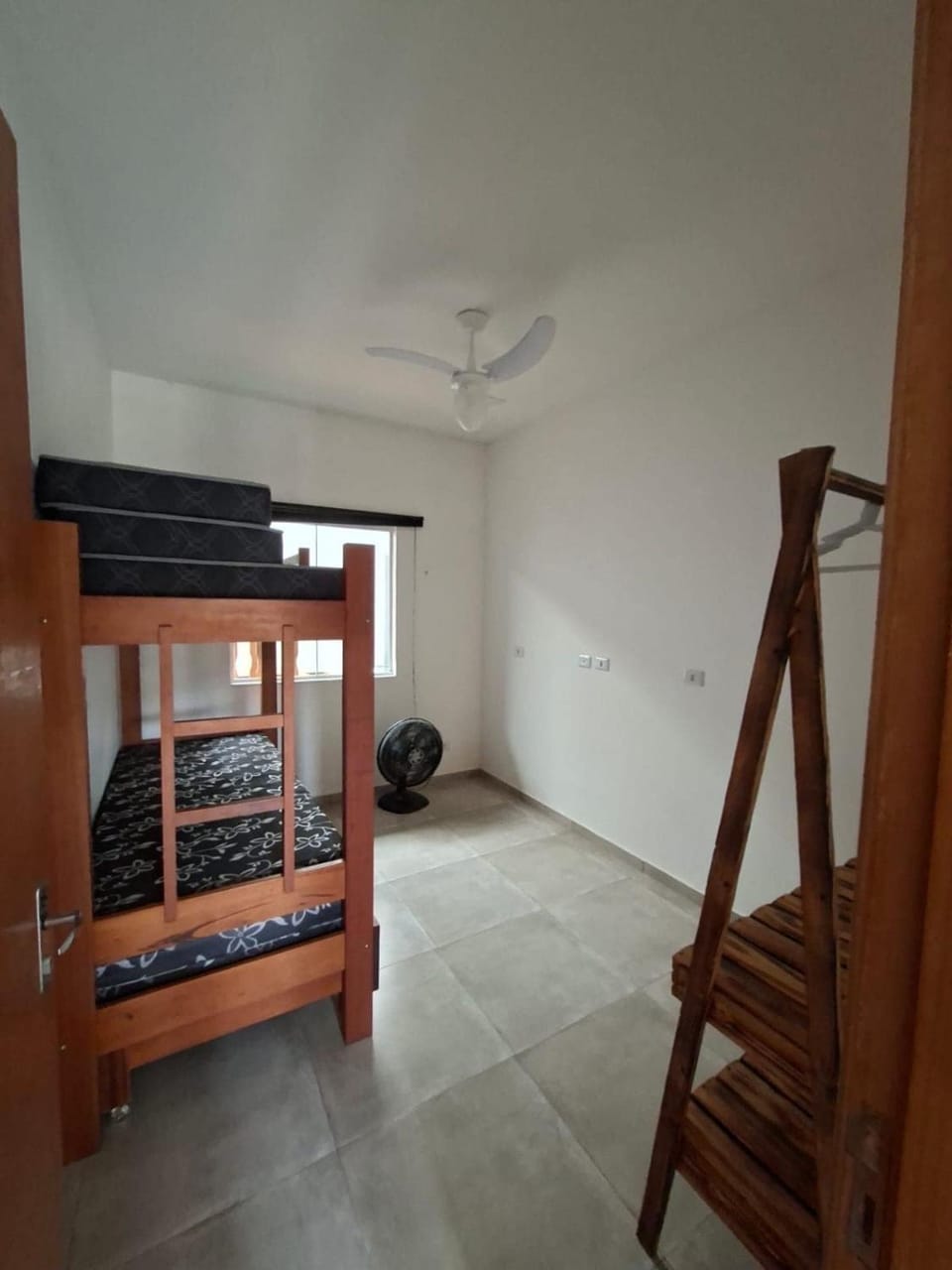 Bedroom, bunk bed