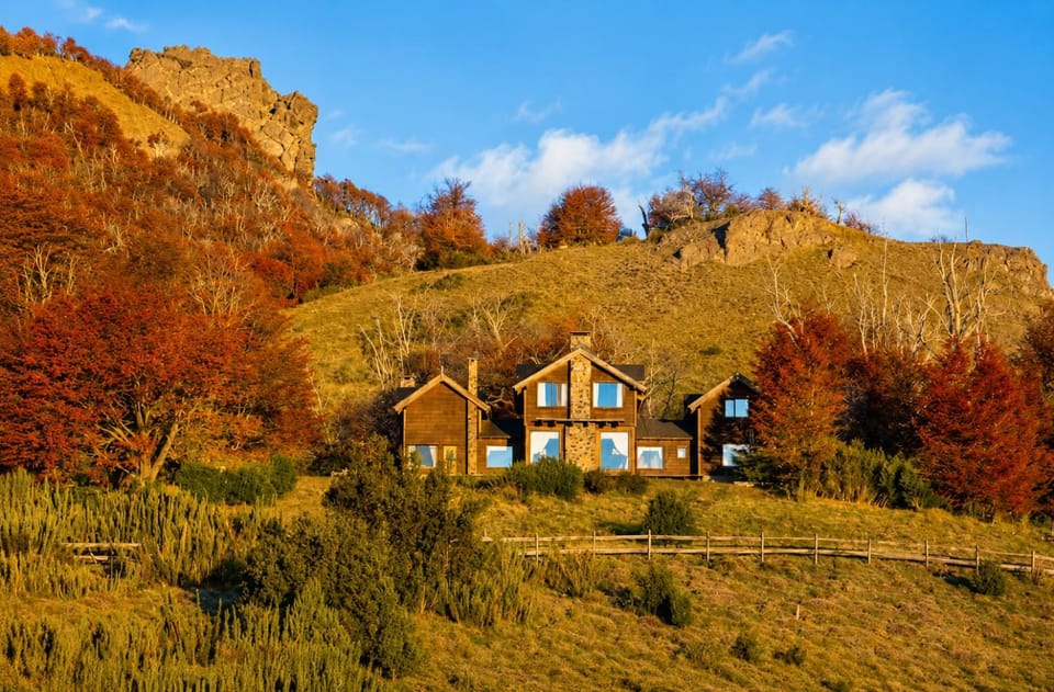 Property building, Day, Natural landscape, Autumn, Mountain view