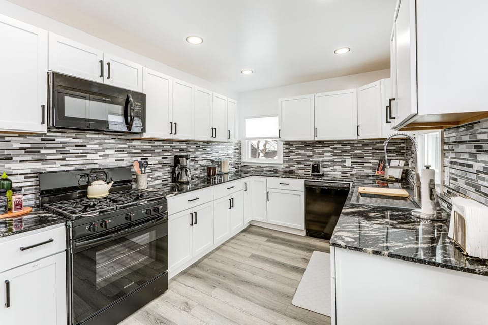 Walkable & Modern! Syracuse Home Near Campus House in Syracuse