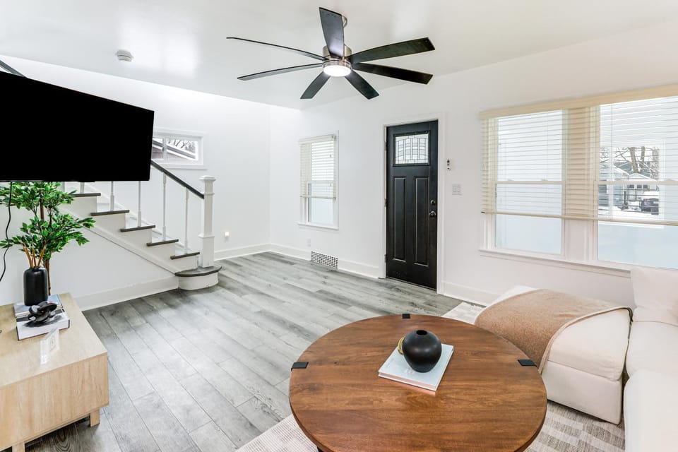 Walkable & Modern! Syracuse Home Near Campus House in Syracuse