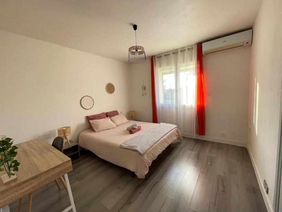 4 bedroom house and pool House in Alès
