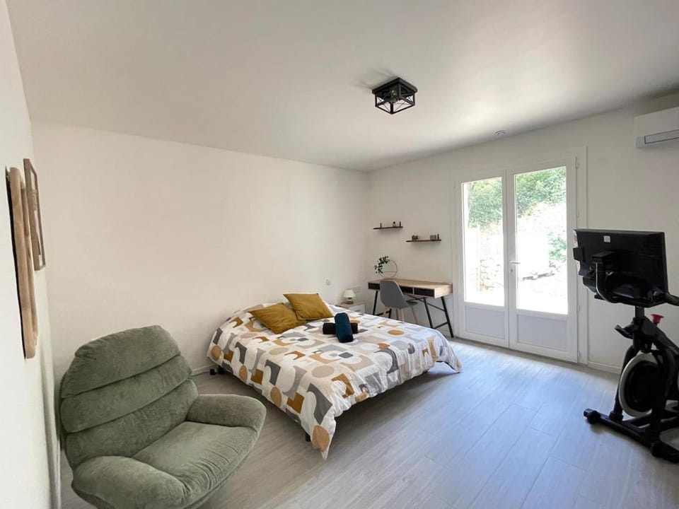 4 bedroom house and pool House in Alès