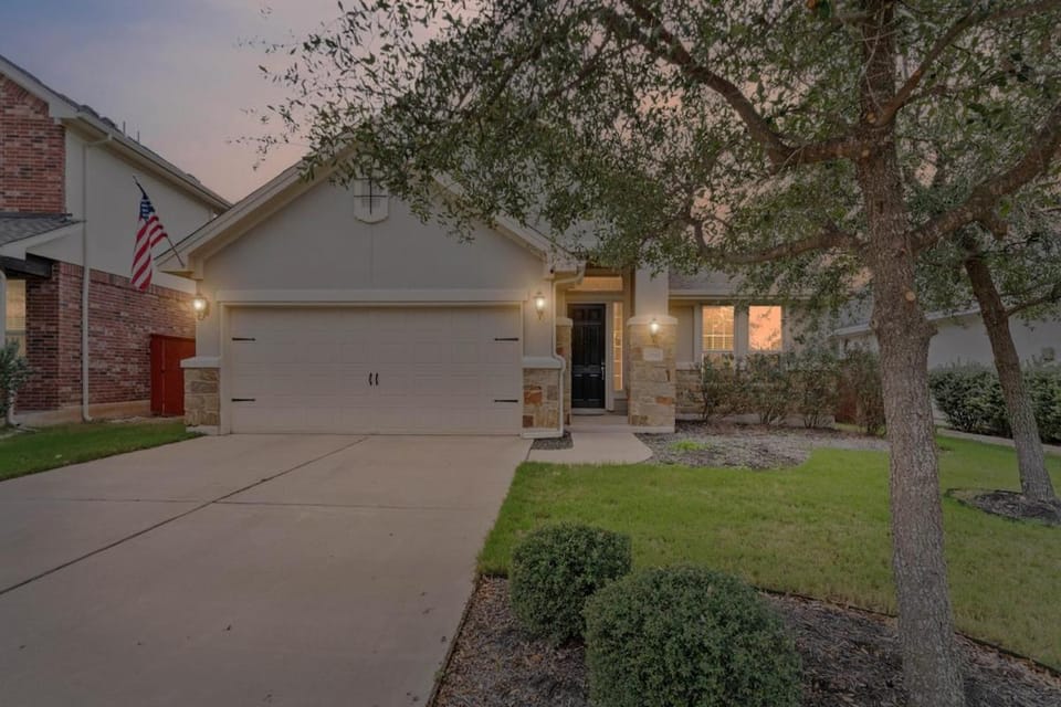 Spacious 3BR Getaway w Dedicated Office Sleeps 5 Apartment in Leander