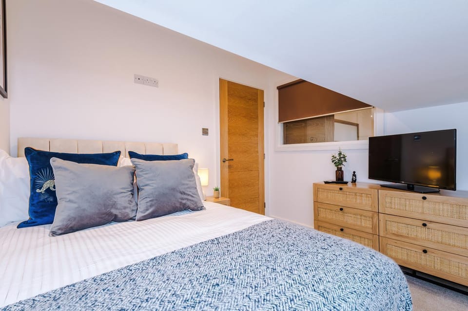 Bed, TV and multimedia, Kitchen or kitchenette, Evening entertainment, Bedroom