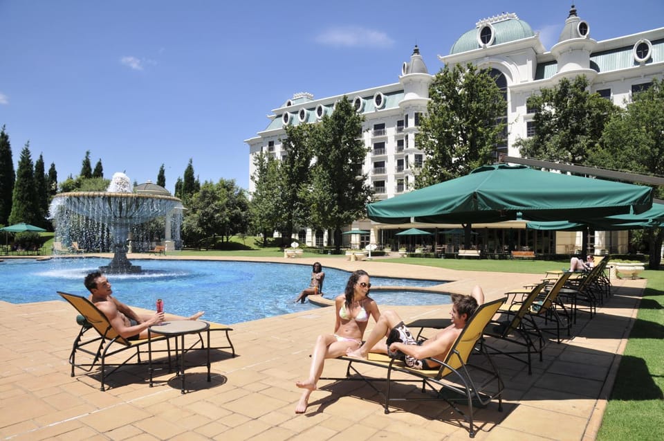 Swimming pool