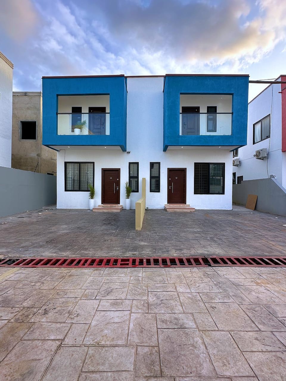 Property building, Balcony/Terrace
