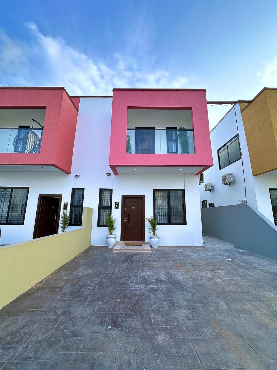 Property building, Balcony/Terrace