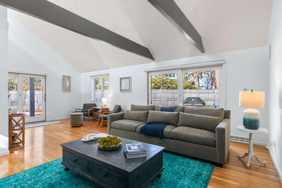 Private pool hot tub minutes from beach House in New Seabury