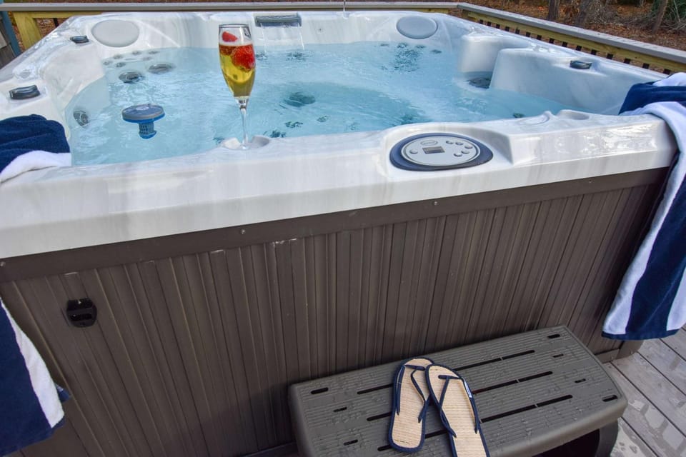 Private pool hot tub minutes from beach House in New Seabury