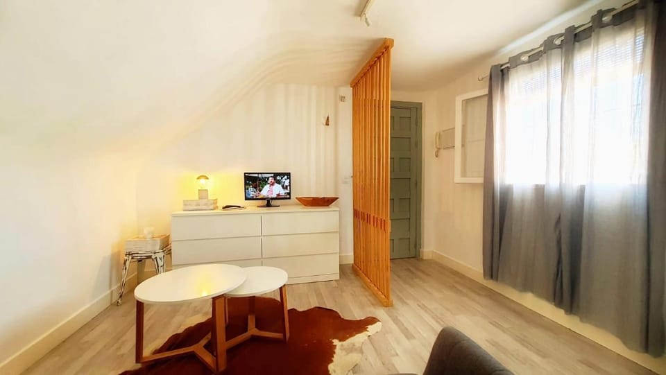 TV and multimedia, Living room, Photo of the whole room, Seating area