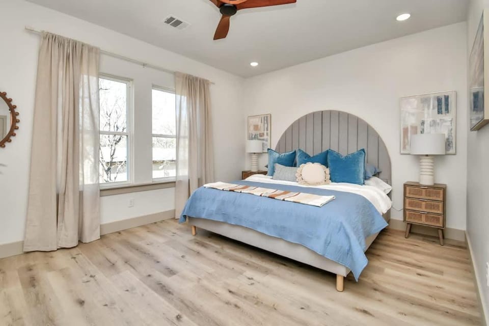 Bay Breeze Bungalow - Game Room & Pet Friendly House in San Leon