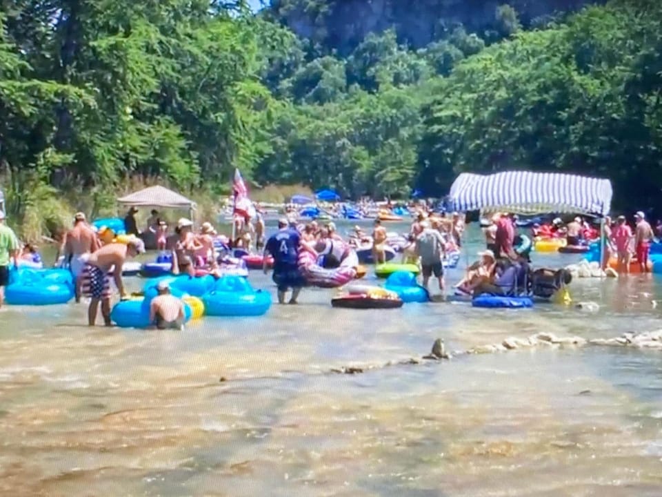 River Recess House in Concan