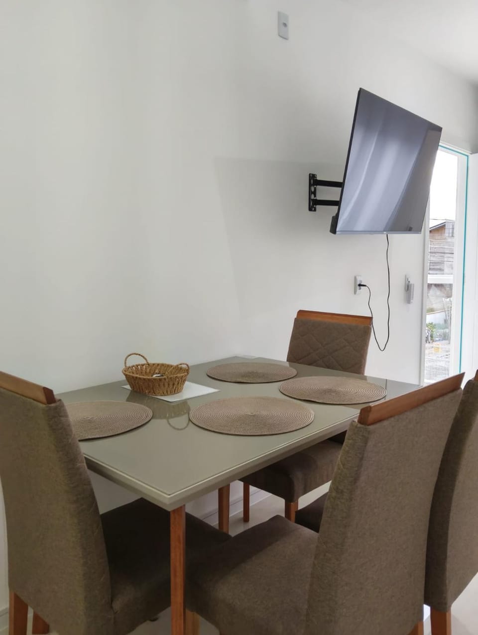 Apto Moderno a 700 metros da praia com varanda Apartment in Navegantes