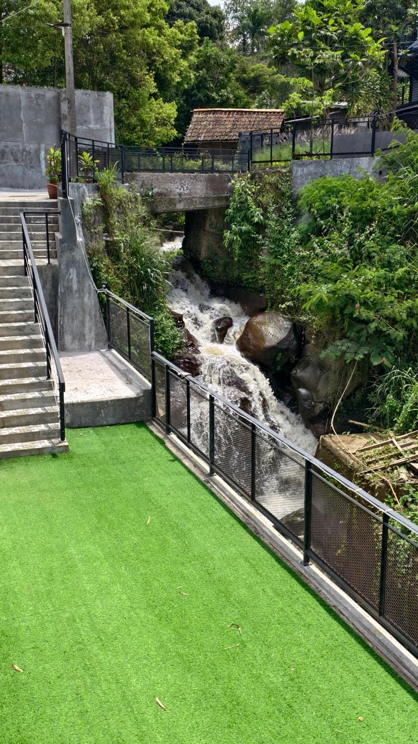 Nearby landmark, Natural landscape, River view