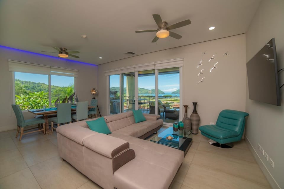 Miramar 2D -3 bedr 3 bath Ocean View House in Herradura