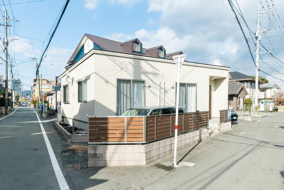 Property building, Day, Neighbourhood, Street view